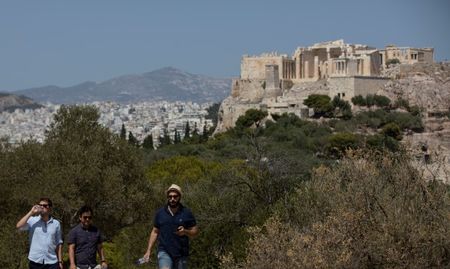 Заради жегата затварят Акропола в следобедните часове