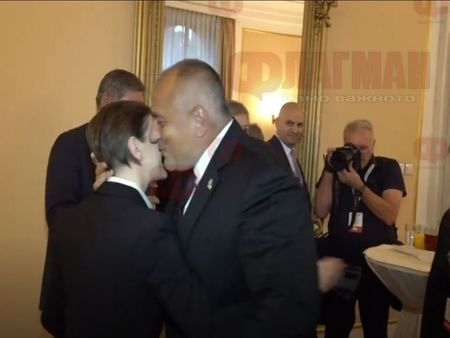 Бойко Борисов тушира с целувка напрежението със Сърбия, разбра се с Ана Бърнабич за Косово