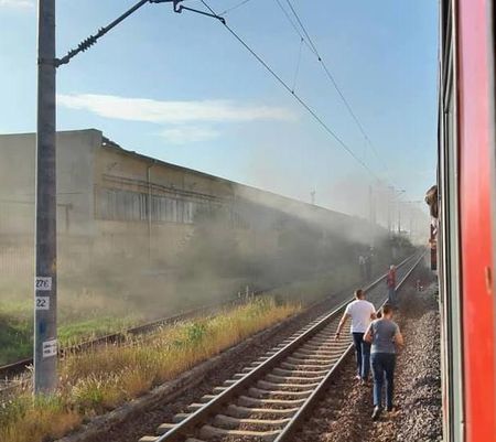 От БДЖ с подробности за пламналия пътнически влак край Бургас