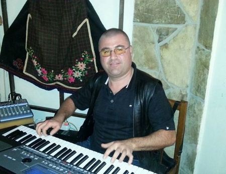 Музикантът от Казанлък изнасилвал дъщеря си три години, жена му викнала полицията