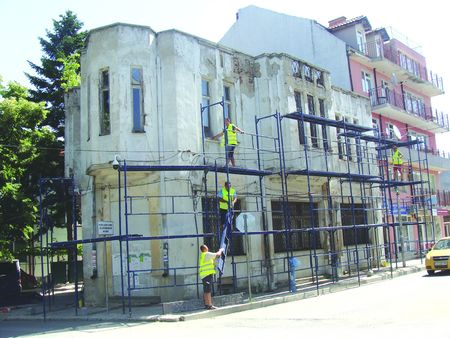 Преобразяват стара сграда в Карнобат в модерна млечна кухня