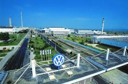 VW ще реши за завода в България или Турция в средата на август