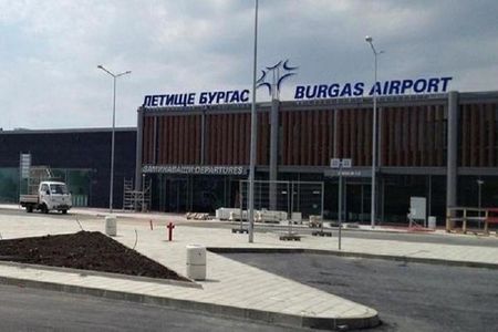 Драма на бургаското летище: Отмениха полети заради лошото време