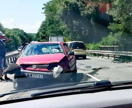 Тежка катастрофа край Отманли, Голф се размаза в джип