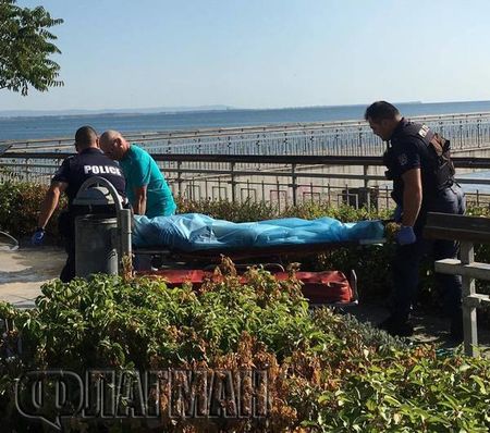 Трагедия! Мъж се удави след скок от Моста в Бургас