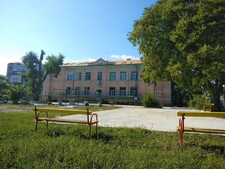 Община Бургас извършва сериозен ремонт на Помощното училище