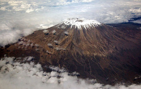 Рекорд! 89-годишна изкачи връх Килиманджаро