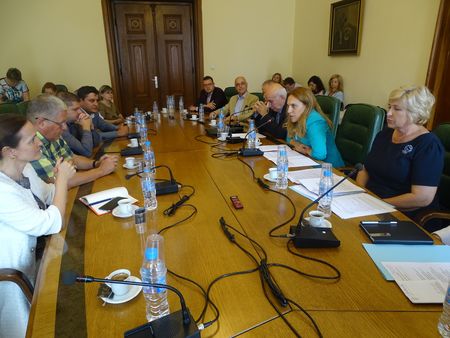 Вицепремиерът Николова се срещна с представители на ИТ сектора