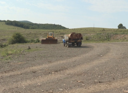 Стотици тонове трупове на норки заровени нелегално край сливенско село