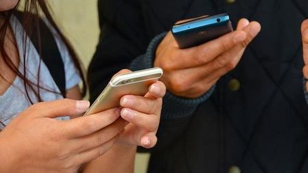 Мобилно приложение известява родители за оценки и отсъствия