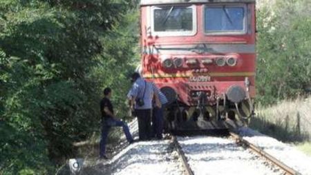 Влак блъсна 38-годишен мъж край Карнобат, загинал е на място