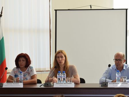 Министърът на туризма Николина Ангелкова анонсира пред бранша в Приморско за сериозни промени в сектора
