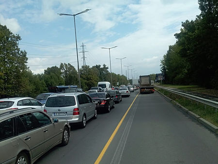 Внимание, шофьори! Огромно задръстване по бул. „Тодор Александров“ в Бургас