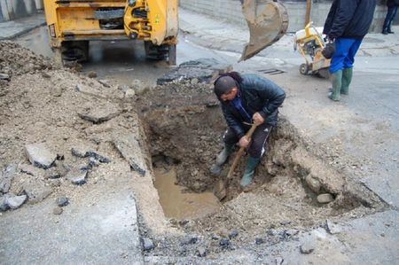 Авария остави курортния Китен без вода в пика на сезона