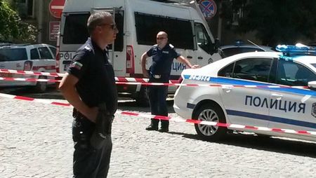 Сигнал за бомба и на летището в Пловдив