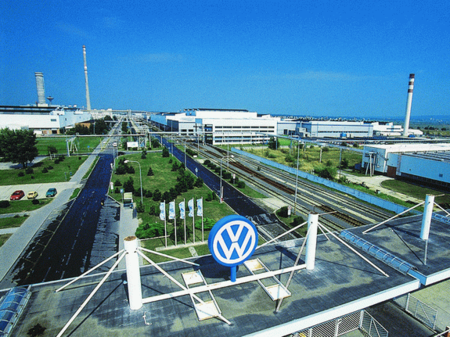 Версия: България печели завода на Volkswagen с хитър и таен коз