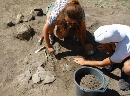 Представят находки от първата европейска цивилизация – обект Козарева могила