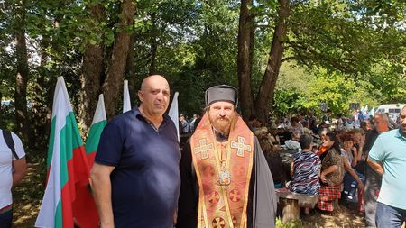 Голям ден за Странджа: Стотици празнуваха в местността Черногорово