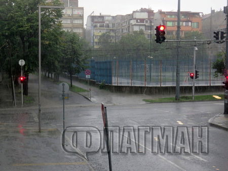Синоптиците казаха къде първо в България ще започнат валежи