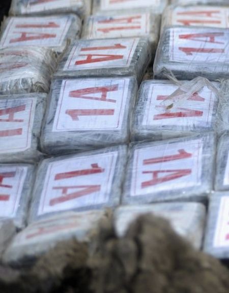 Задържаха платноходка с 950 кг кокаин край бреговете на Уелс