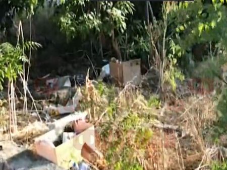 Незаконно сметище в центъра на Бургас