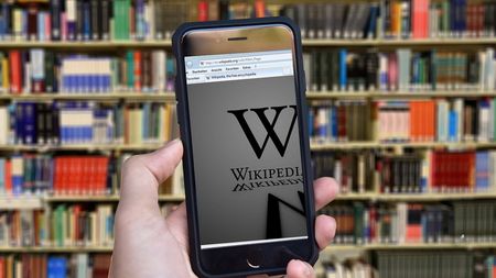 Wikipedia е станала обект на хакерска атака