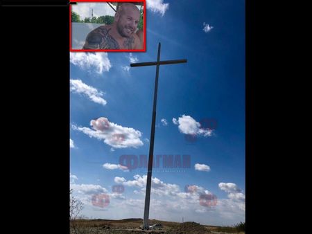 Динко Вълев издигна 24-метров кръст в края на Ямбол