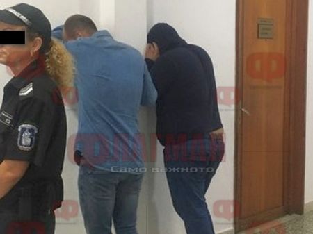 Върнаха в ареста босовете на канабисовата плантация в Зидарово