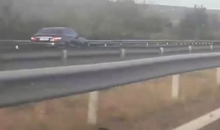 Жена с дете кара мерцедес със 120 км/ч в насрещното на магистралата