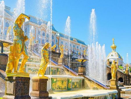 Българи вече могат да посещават Русия през Санкт Петербург с електронна виза