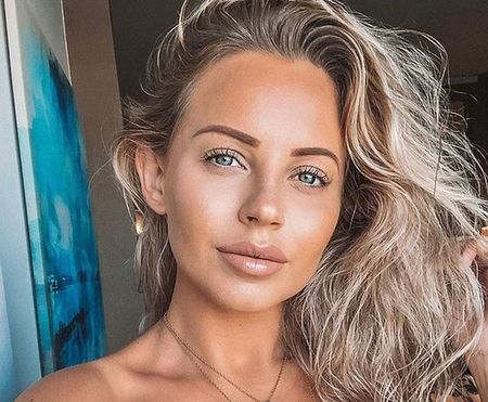 Бивша стюардеса повдига завесата – има ли наистина секс клуб „На една миля във въздуха“