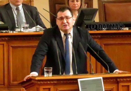 Законопроектът на Славчо Атанасов не мина: Кметовете няма да изслушват граждани задължително
