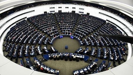 Европарламентът поряза опита на България да спре пакет "Мобилност"
