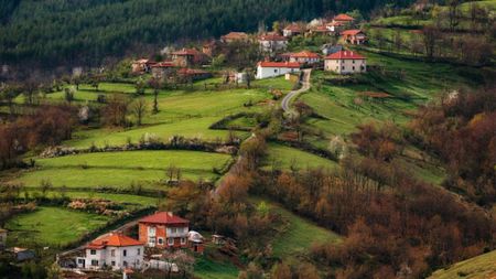 Депутатите скалъпиха временно решение за селата без кметове