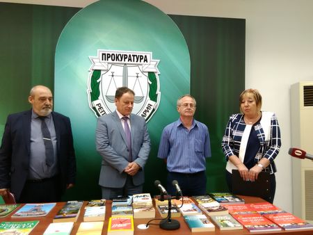Бургаската апелативна прокуратура дари  книги за библиотеката на Затвора