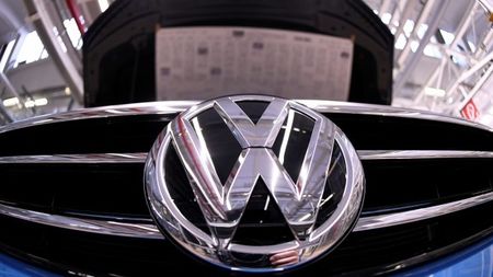 Volkswagen: До октомври решаваме за завода