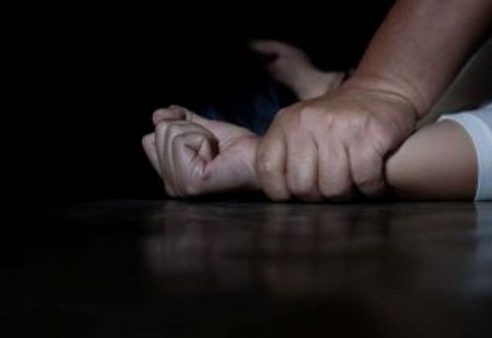 Син на бизнесмен е обвинен в изнасилване на 20-годишно момиче