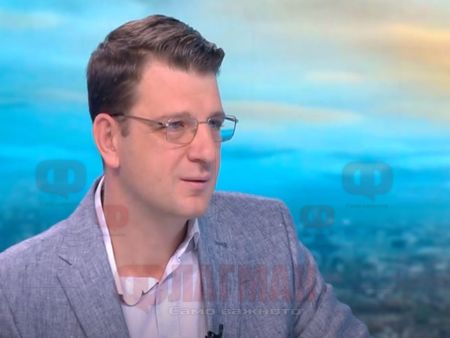 Строител готов да заглуши скандала с терасата на Пламен Георгиев с 14-килограмов чук