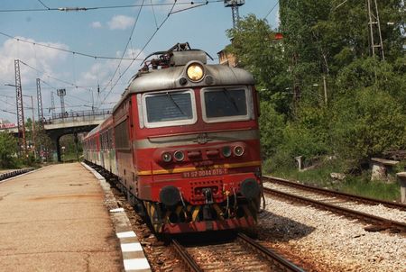 Временни промени в движението на 14 влака по различни направления в страната