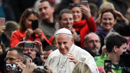 Папата призова да се внимава с изкуствения интелект