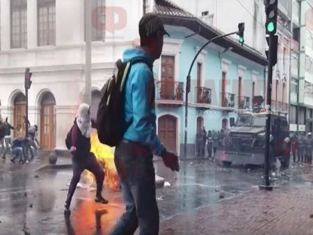Размирици в Еквадор заради надутите цени на горивата
