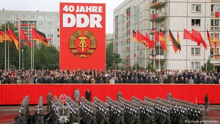 Краят на ГДР: как се провали един безумен експеримент