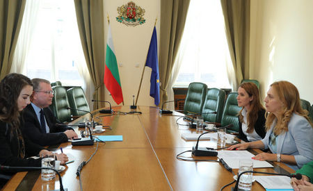 Вицепремиерът Марияна Николова се срещна с посланика на Държавата Израел в България