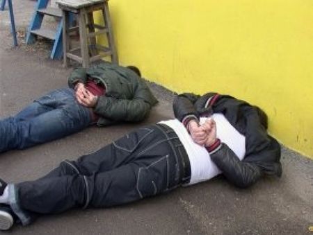 Само във Флагман.бг: Заковаха Митко и Валентин за серия от обири в Бургас