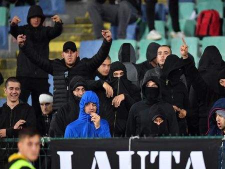 Полицията издирва феновете, предизвикали расисткия скандал на мача България - Англия
