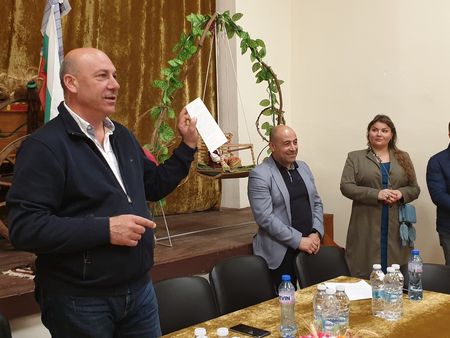 Жителите на с. Александрово връчиха на Иван Алексиев своя програма за развитието на селото