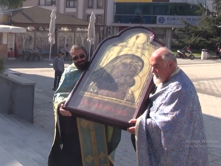 Бургас посрещна чудотворната икона на Богородица