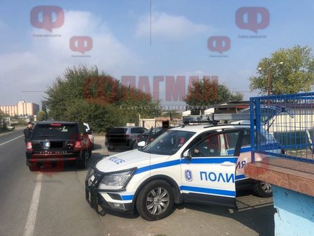 Извънредно! Спецпрокурори и ГДБОП блокираха Несебър, претърсват домове и офиси на местни политици (ОБНОВЕНА)