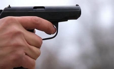 Възрастен мъж простреля 16-годишен с газов пистолет