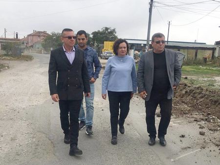 Депутати и кандидатът за кмет Жельо Вардунски провериха на място старта на дейностите по обходния път на Камено